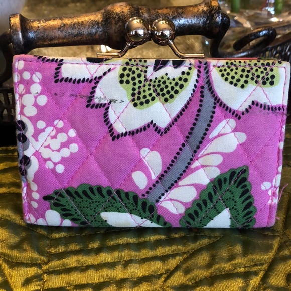 Vera Bradley pink & green floral wallet/coin purse - Picture 2 of 7